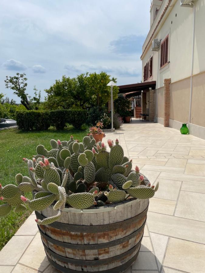 Villa Mara B&B Noto Esterno foto